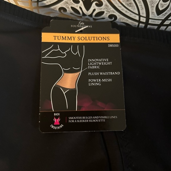 Maidenform Firm Control Hi-Waist Brief - Black. Medium Fits women 8-10 - Picture 5 of 9